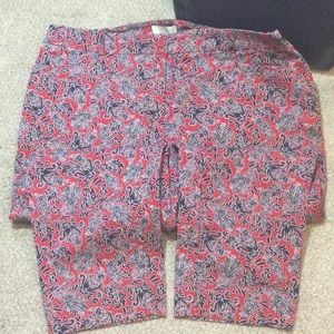Red, white & blue leaf print cropped pants